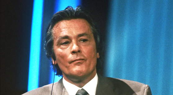 Morre Alain Delon, eterno galã francês, aos 88 anos