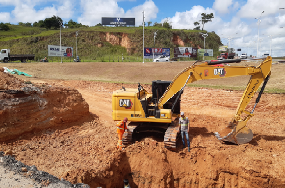 Empresa Paviservice volta a recuperar trecho da Praia do Dendê em Santo A. de Jesus
