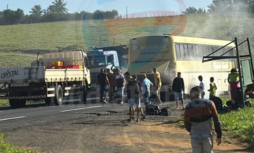 Ônibus que seguia de Mutuípe para Cruz das Almas sofre princípio de incêndio