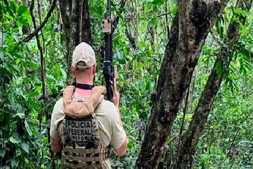 Polícia Federal apreende 80kg de maconha em porto clandestino em Foz do Iguaçu