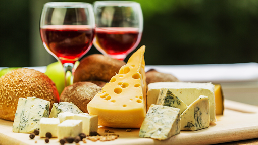 Aprenda a harmonizar bebidas alcoólicas com pratos para o inverno
