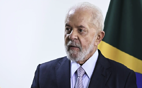 Lula quer que seleção exclua quem joga no exterior