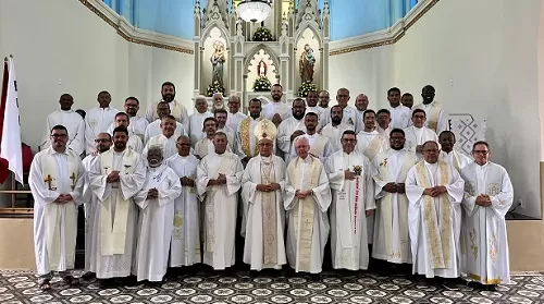 Dom Juraci Gomes de Oliveira anuncia transferências de padres na Diocese de Amargosa