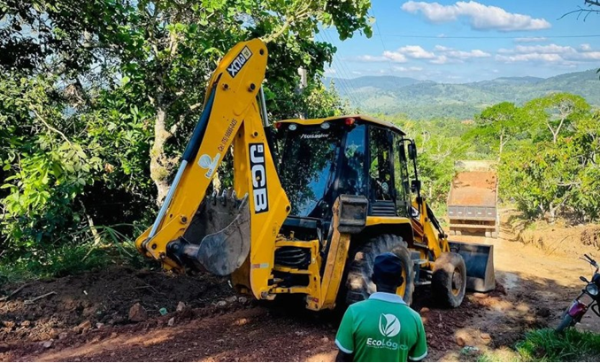 Prefeitura de Jiquiriçá recupera estrada da Serra Pelada