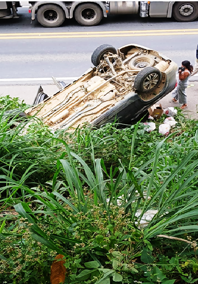 Moto colide com veículo na BR 101 em Santo Antônio de Jesus