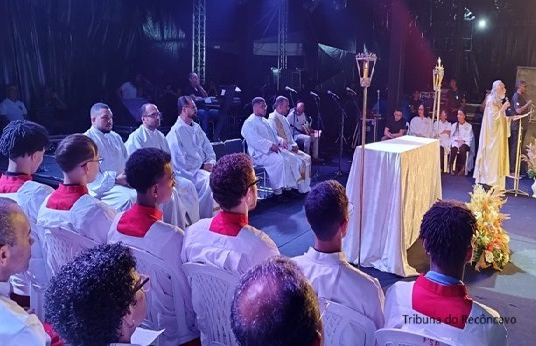 MISSA E SHOW CATÓLICO DE WILLIAN SANFONA ABREM COM BENÇÃOS OS FESTEJOS JUNINOS DE SAJ