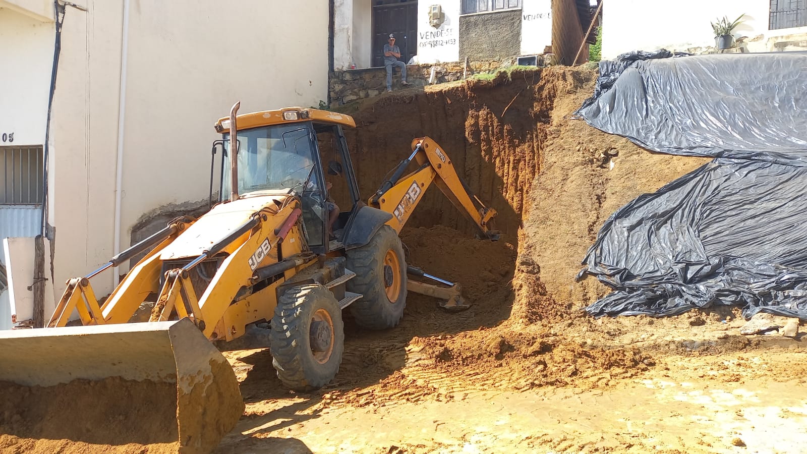 Moradores de Mutuípe Criticam Obras da Conder e Exigem Soluções da Prefeitura