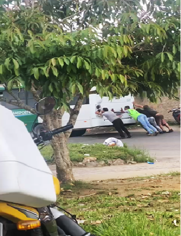 Transporte coletivo quebra no conjunto habitacional Vila Viva