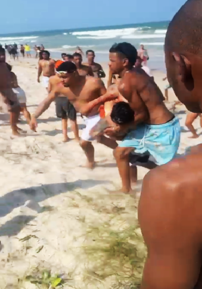 Homem é baleado na praia de Guaibim em Valença