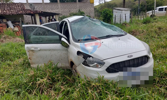 Ubairense capota Ford Ka na BR-420, na chegada de Mutuípe