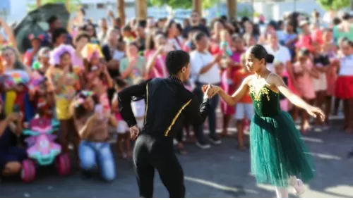 Centenas de crianças participam da 4ª edição do projeto Rua do Brincar na Praça da Juventude