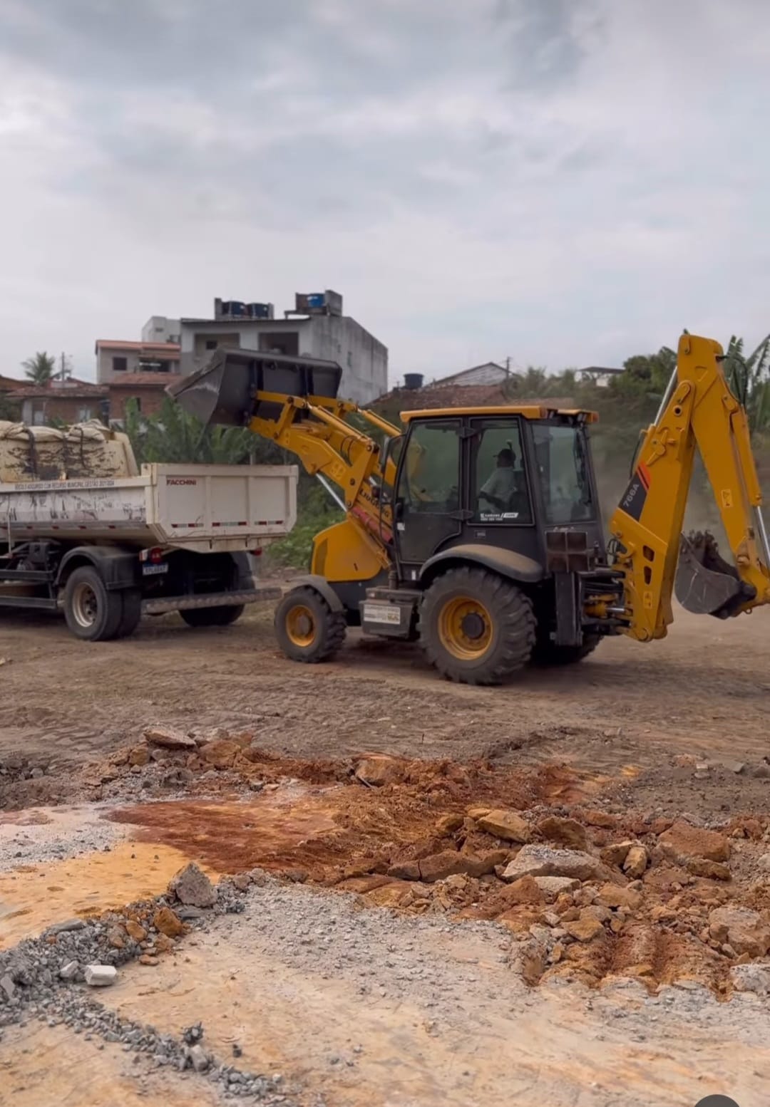 Prefeitura de Ubaíra Inicia Revitalização de Campo de Futebol no Bairro da Sapucaia