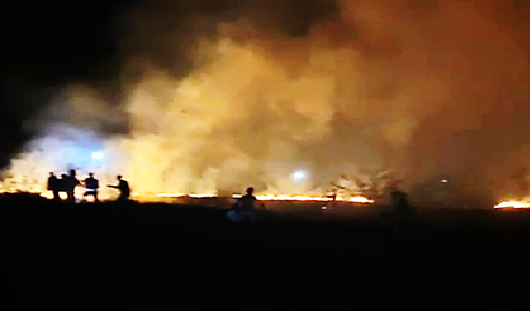 Incêndio em Elísio Medrado gera tensão e mobiliza bombeiros e moradores
