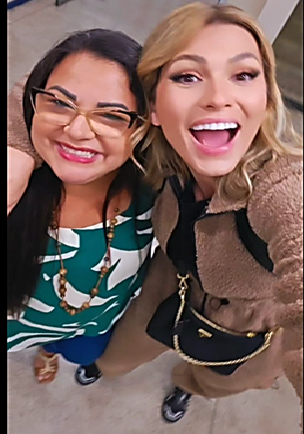 Lívia Andrade mostra encontro com mulher do meme 'Que Xou da Xuxa é esse?'