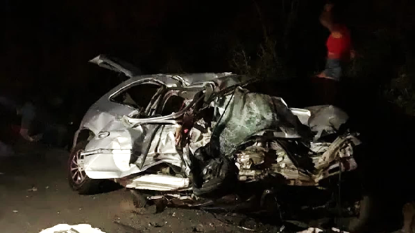 Cinco pessoas morrem em acidente entre dois carros na Estrada do Feijão