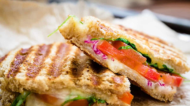 Aprenda a fazer deliciosos Panini Caprese