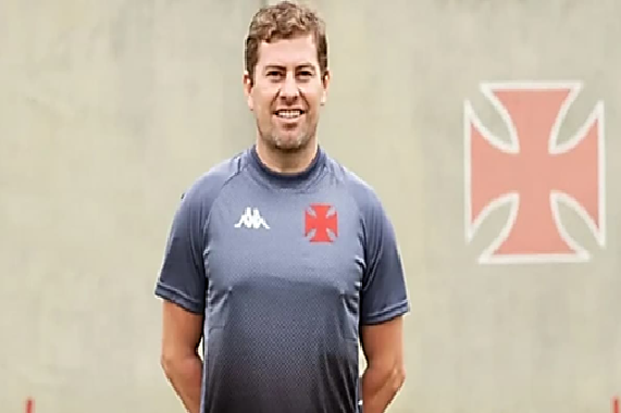 Sem vencer há cinco jogos, Vasco terá técnico interino para enfrentar o Vitória