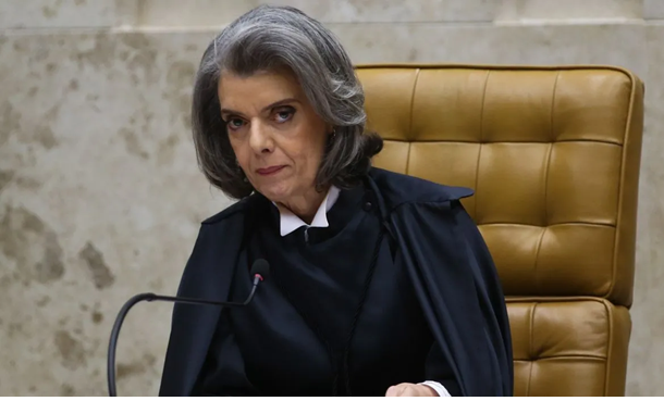 Cármen Lúcia é eleita presidente do TSE