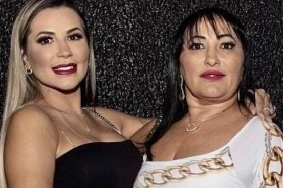 Deolane volta às redes após deixar prisão e posa ao lado da mãe