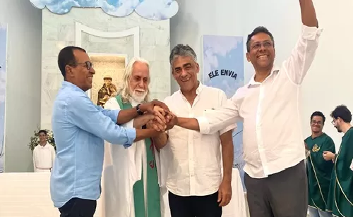 Padre Nelson abençoa os 3 candidatos a prefeito em Santo Antônio de Jesus