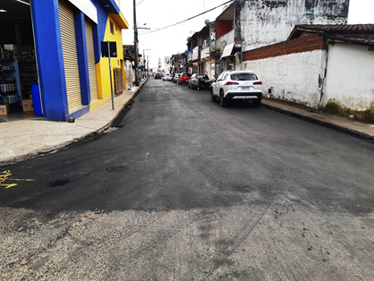 Asfaltamento chega ao bairro do Amparo