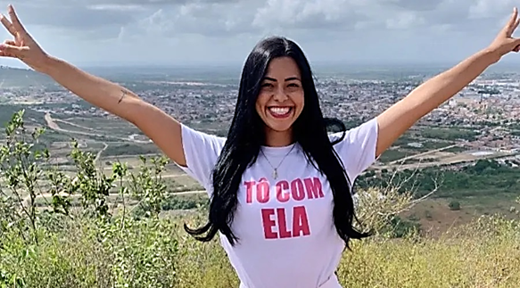 Candidata a vereadora de Serrinha tem fotos e vídeos íntimos vazados