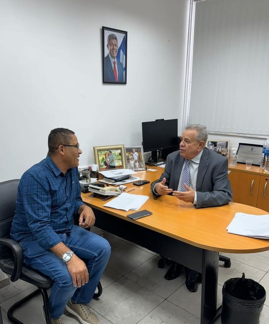 Jiquiriçá: Prefeito Cascalho viaja a Salvador em busca de recursos  para a instalação da  energia elétrica da Cachoeira dos Prazeres.