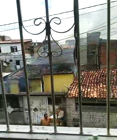 Residência pega fogo em Santo Antônio de Jesus