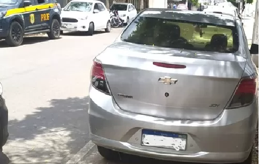 Polícia Rodoviária Federal recupera veículo roubado na BR-101 em S. A. de jesus