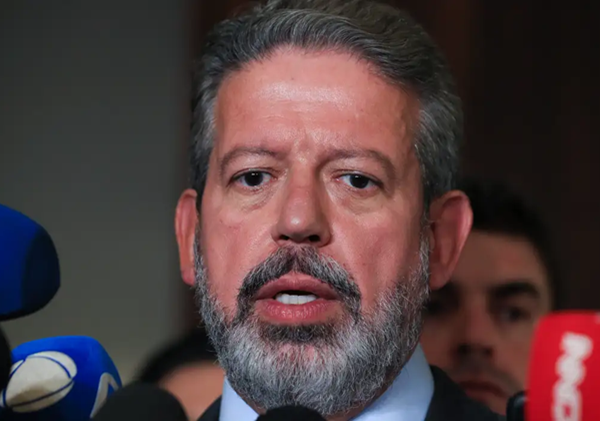 Arthur Lira defende proposta para limitar ações no Supremo