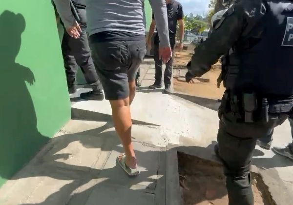 Quatro policiais penais são presos suspeitos de explorar esquema de extorsão no sistema prisional